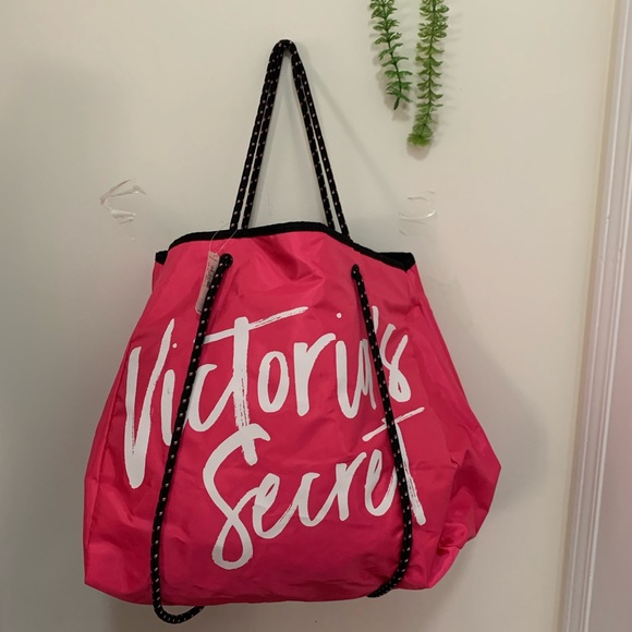 Victoria Secret Beach Water-Proof Tote Bag - Picture 1 of 16